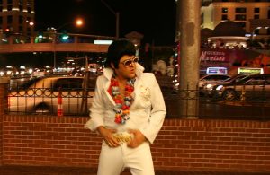 Elvis_Presley_impersonator,_Las_Vegas